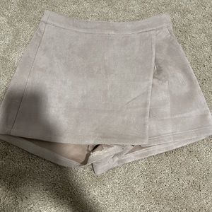 Boohoo suede skort size 2